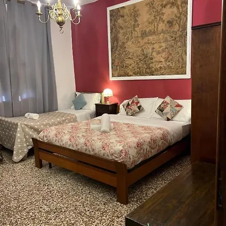 S Marco - Urban Boutique & Venice Link بيت ضيافة ميستر